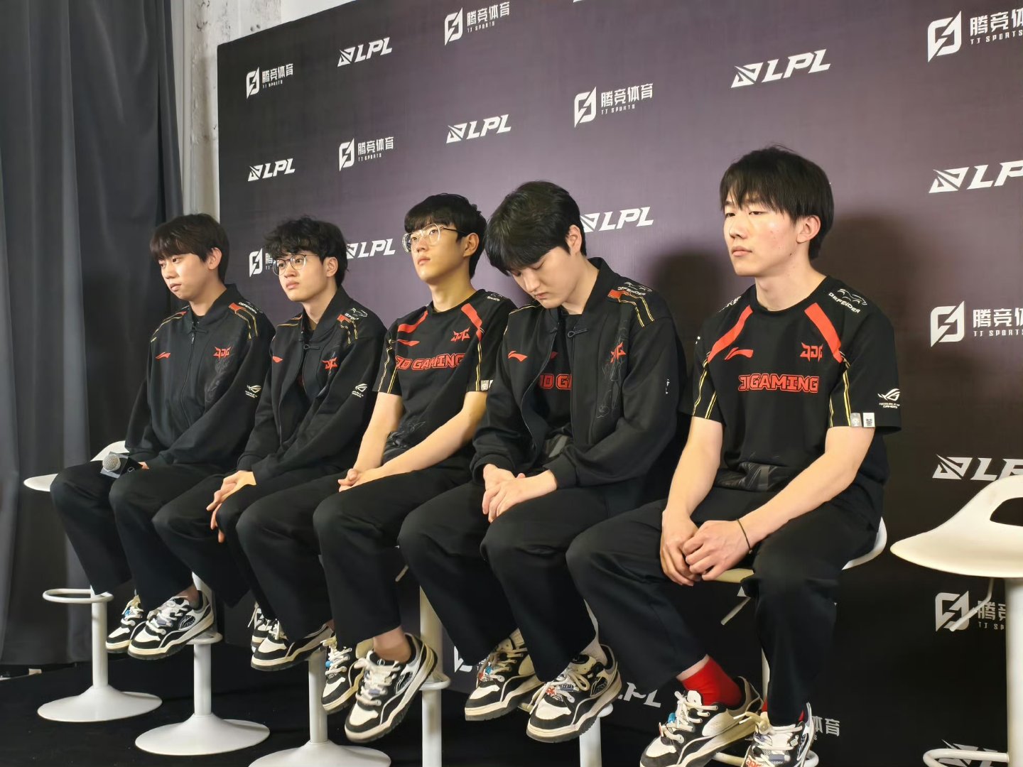 JDG鏖战GEN，Chovy拿下关键大龙焦点之战入围赛，点燃全场激情