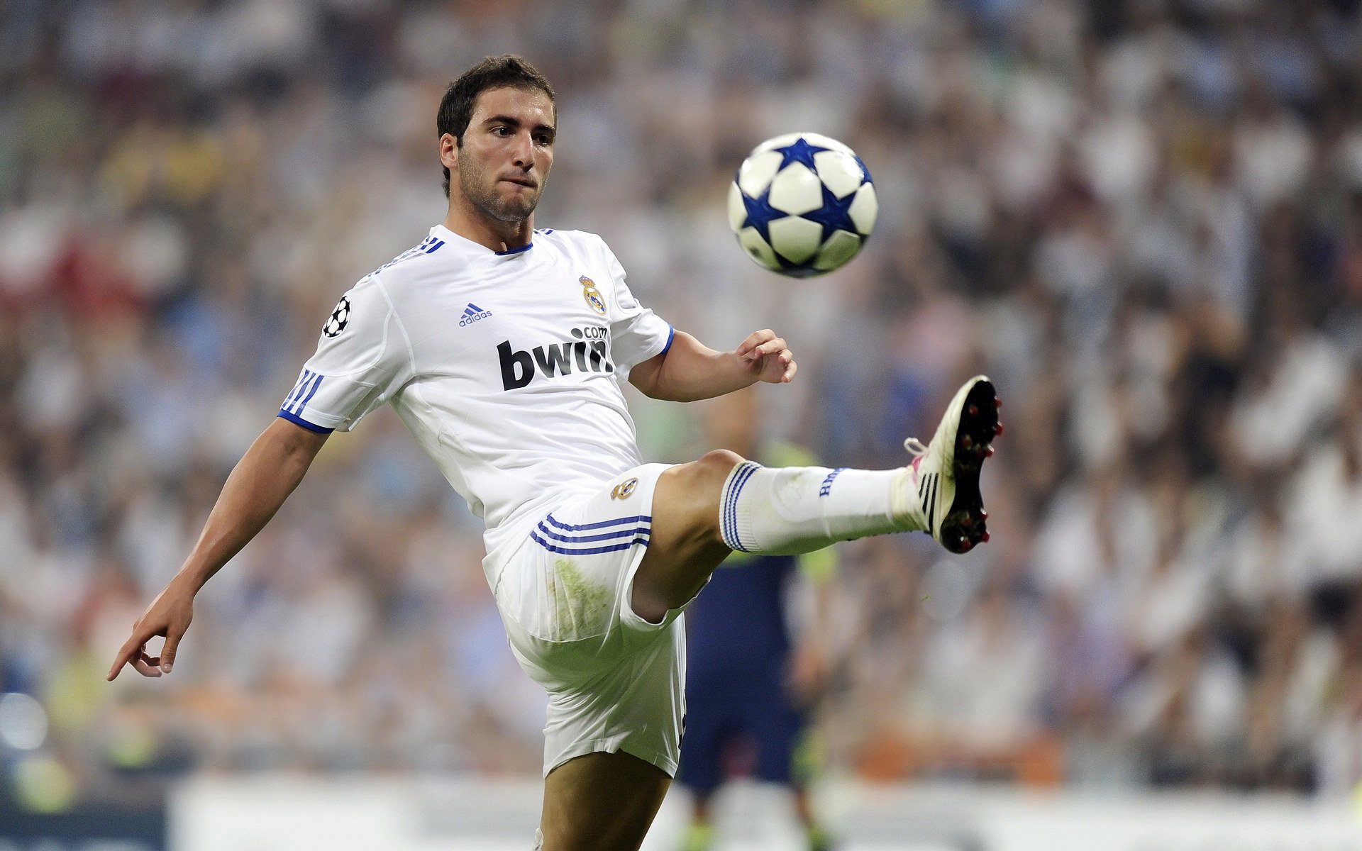 萨拉赫天神下凡导演惊天逆转！尼斯4-1横扫巴西，埃及天王成全球焦点