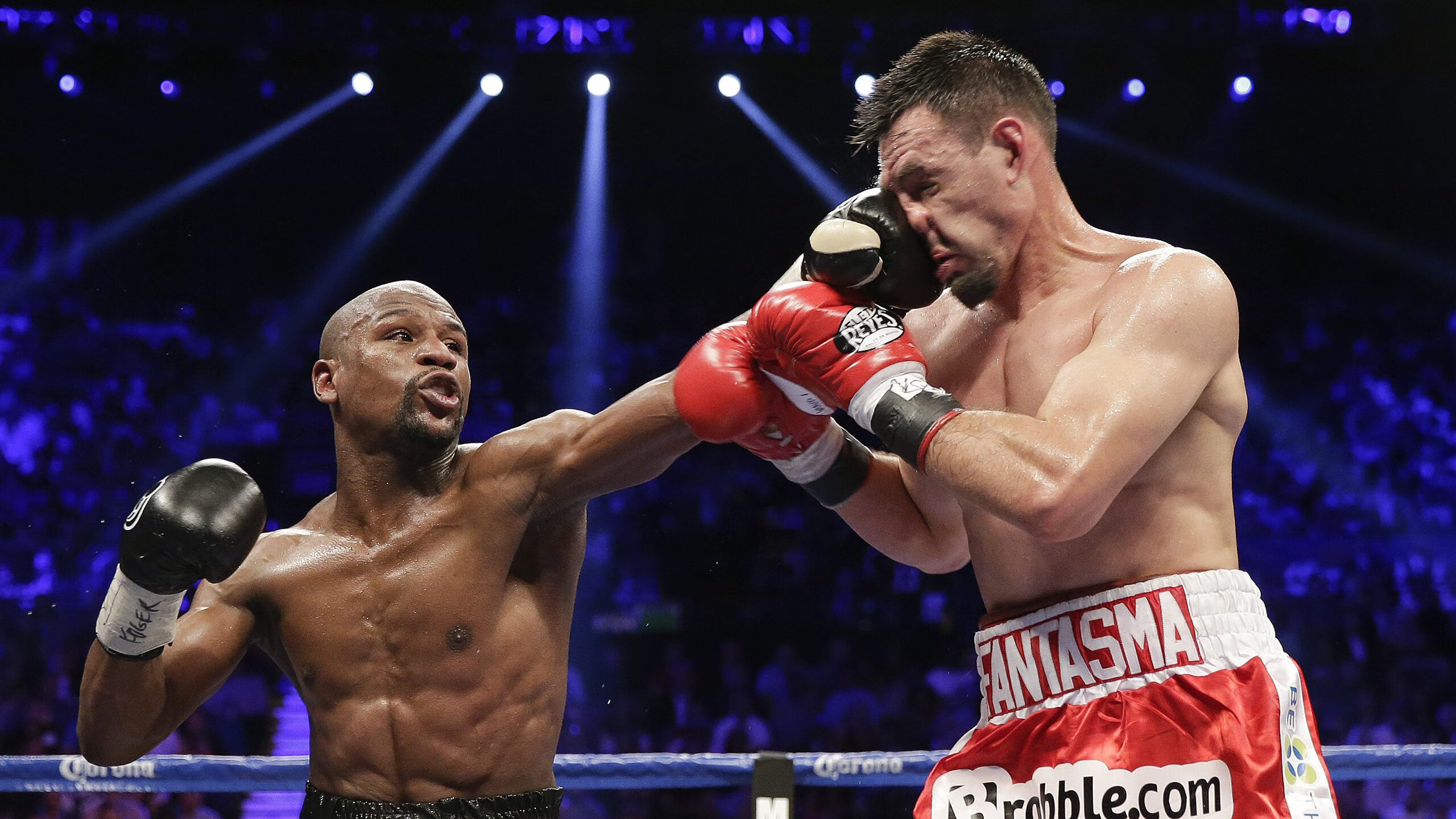 伊朗足球稳胜巴拉圭，伊萨克东决封神—体育双雄的荣耀时刻